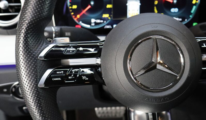 MERCEDES-BENZ E 300e AMG lleno