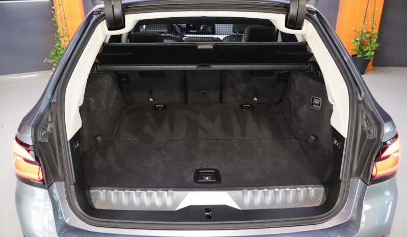 BMW 530e Touring lleno