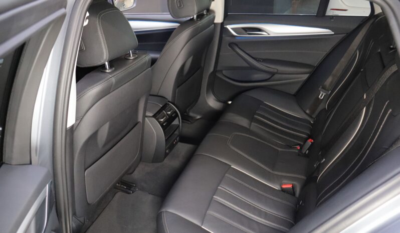 BMW 530e Touring lleno