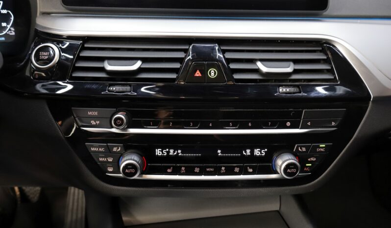 BMW 530e Touring lleno