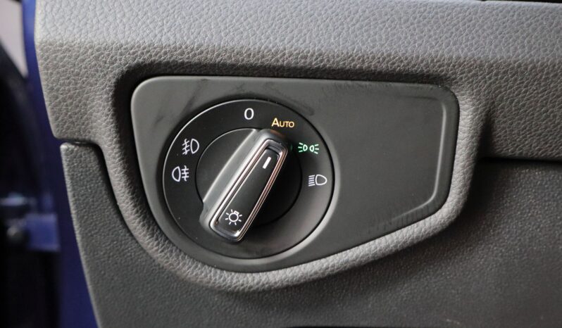 VOLKSWAGEN Touran lleno