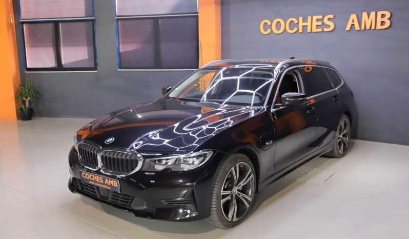 BMW 320e xDrive Touring lleno
