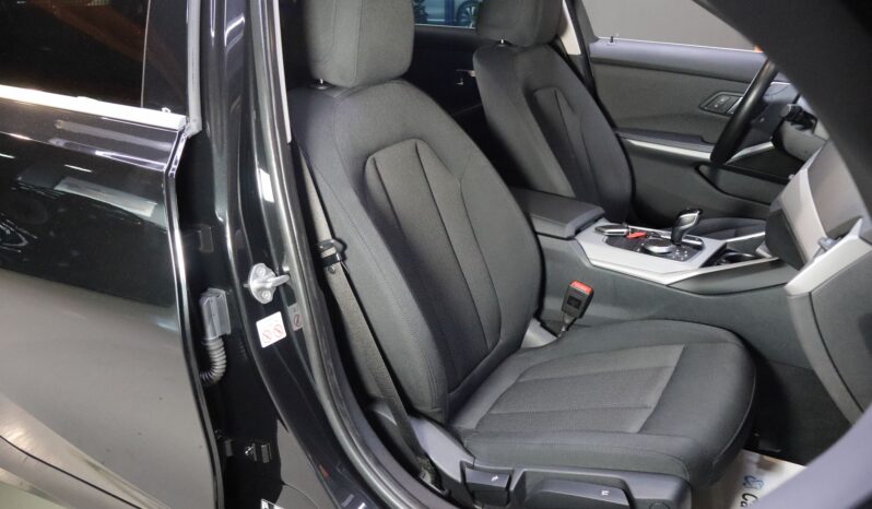 BMW 320e xDrive Touring lleno