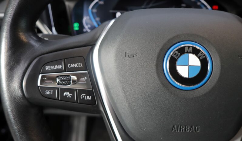BMW 320e xDrive Touring lleno