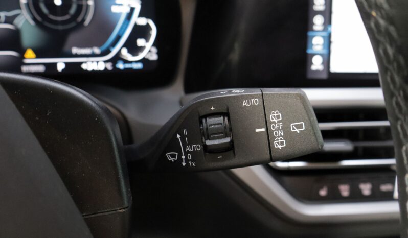 BMW 320e xDrive Touring lleno