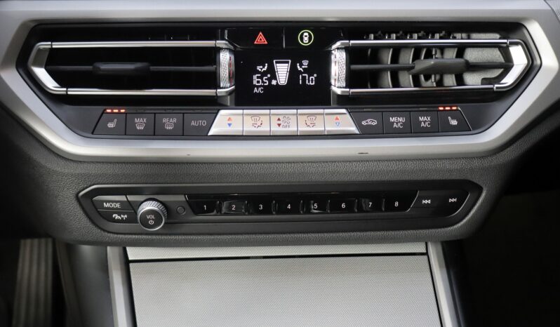 BMW 320e xDrive Touring lleno