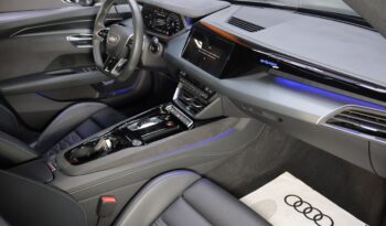 AUDI e-tron GT RS quattro lleno