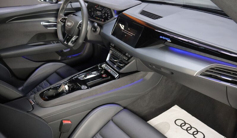 AUDI e-tron GT RS quattro lleno