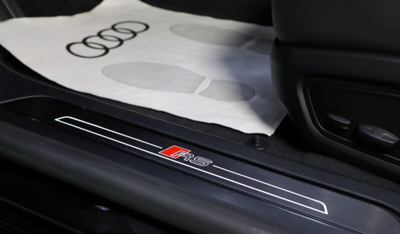 AUDI e-tron GT RS quattro lleno