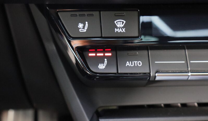 AUDI e-tron GT RS quattro lleno