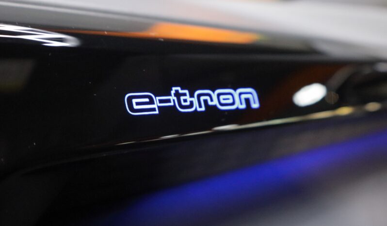 AUDI e-tron GT RS quattro lleno