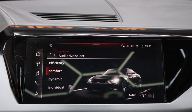 AUDI e-tron GT RS quattro lleno