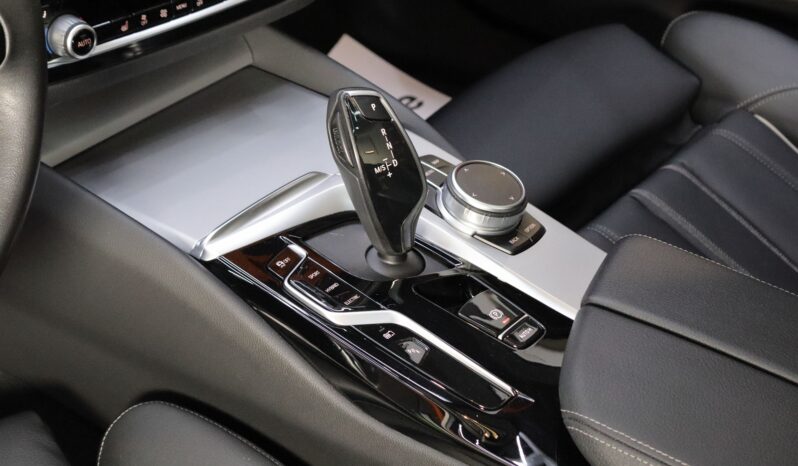 BMW 530e lleno