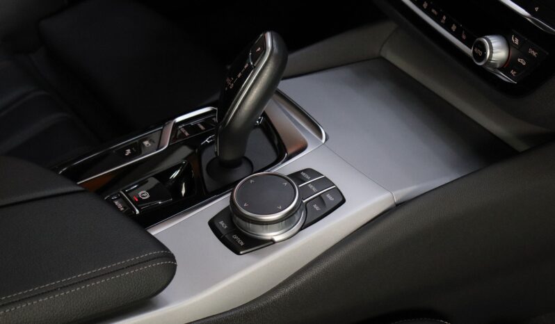BMW 530e lleno