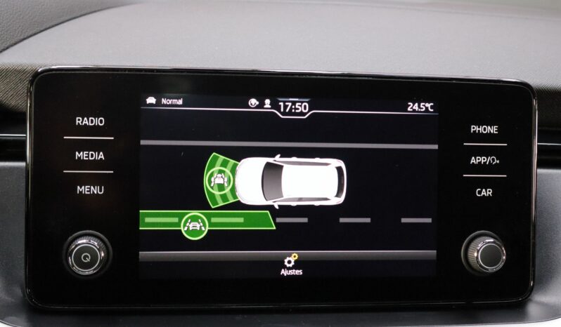 SKODA Kamiq 1.0TSI 115CV DSG Sport lleno