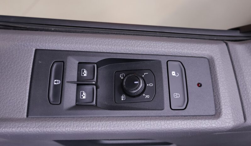 VOLKSWAGEN Transporter lleno