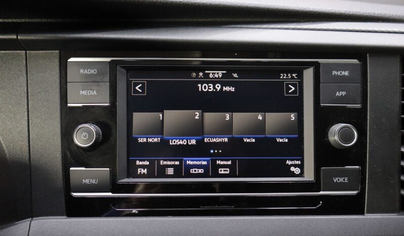 VOLKSWAGEN Transporter lleno