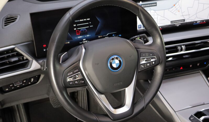 BMW 320e Touring lleno