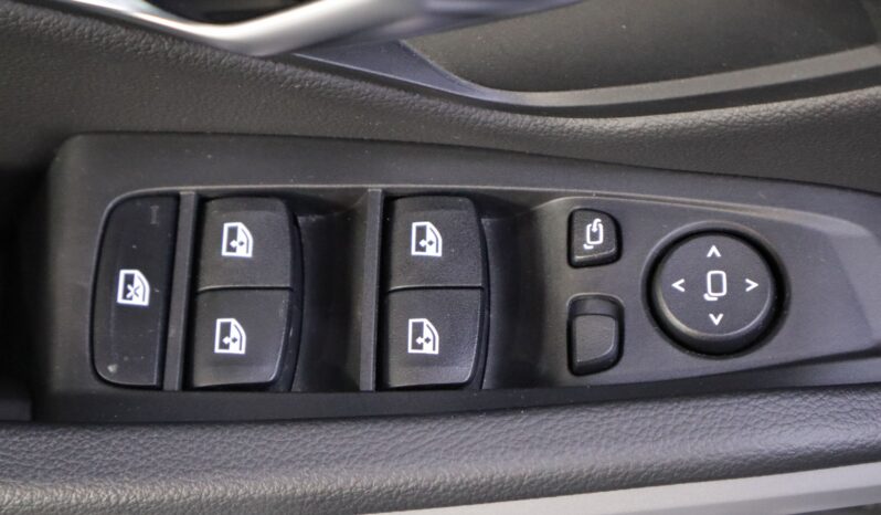 BMW 320e Touring lleno