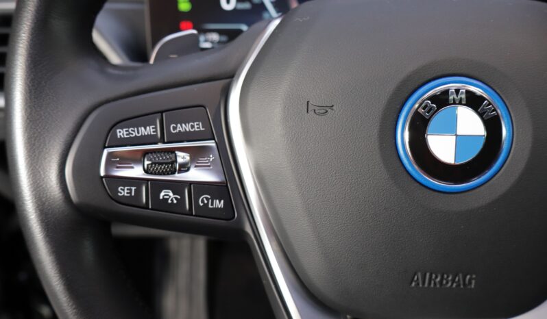 BMW 320e Touring lleno