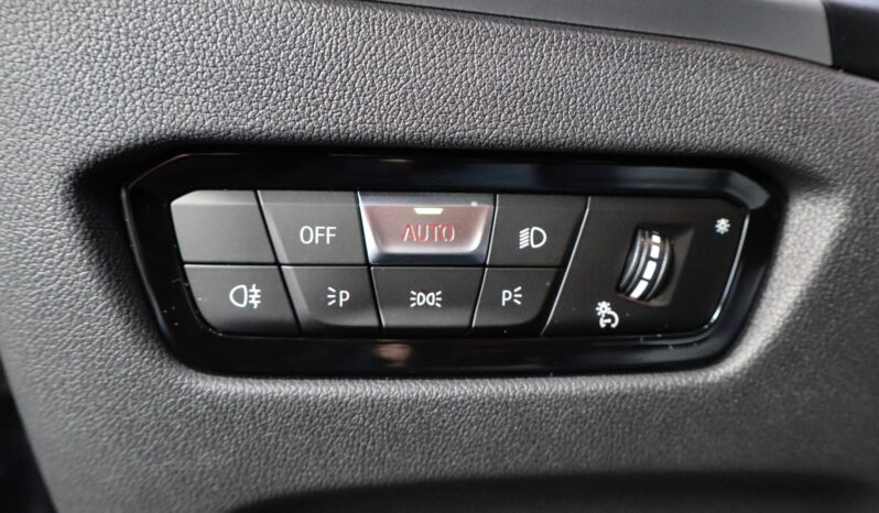 BMW 320e Touring lleno