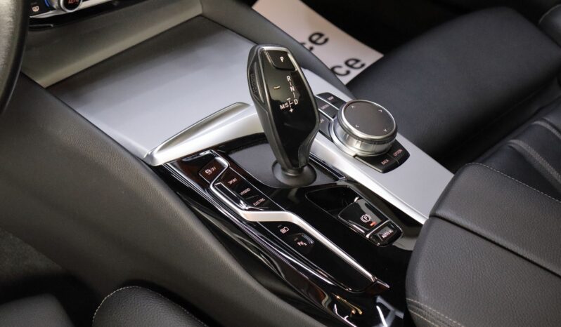 BMW 530e xDrive Touring lleno