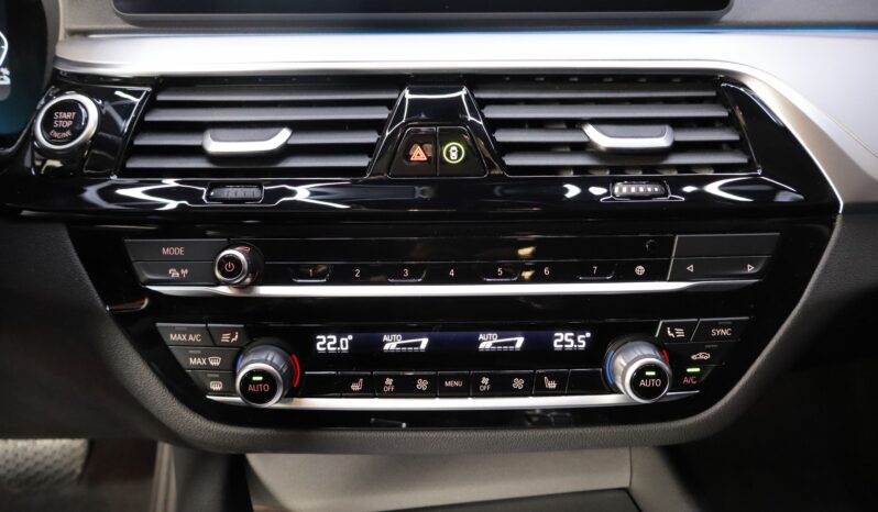 BMW 530e xDrive Touring lleno