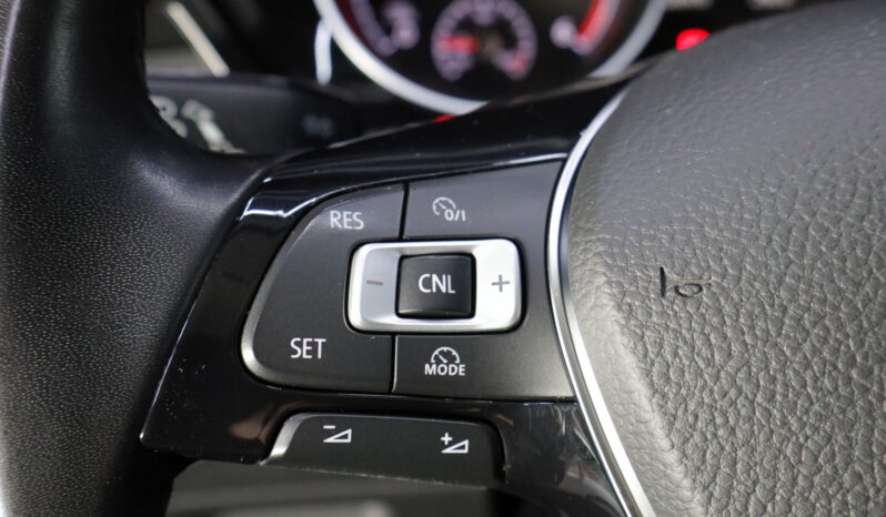 VOLKSWAGEN Touran lleno