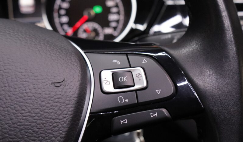 VOLKSWAGEN Touran lleno