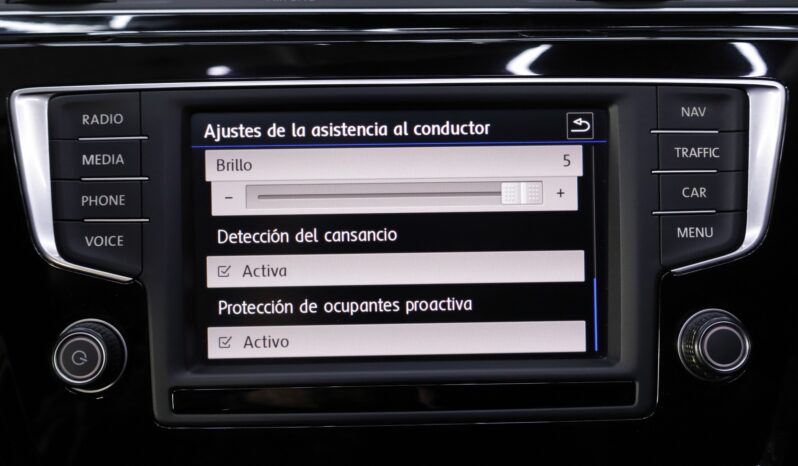 VOLKSWAGEN Touran lleno