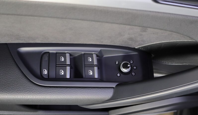 AUDI Q5 SPORTBACK S Line 50 TFSIe quattro ultra lleno