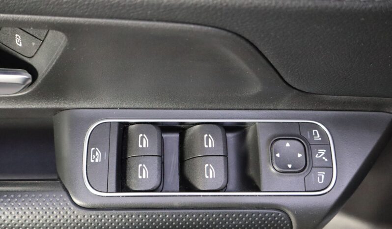 MERCEDES-BENZ GLB 200D lleno