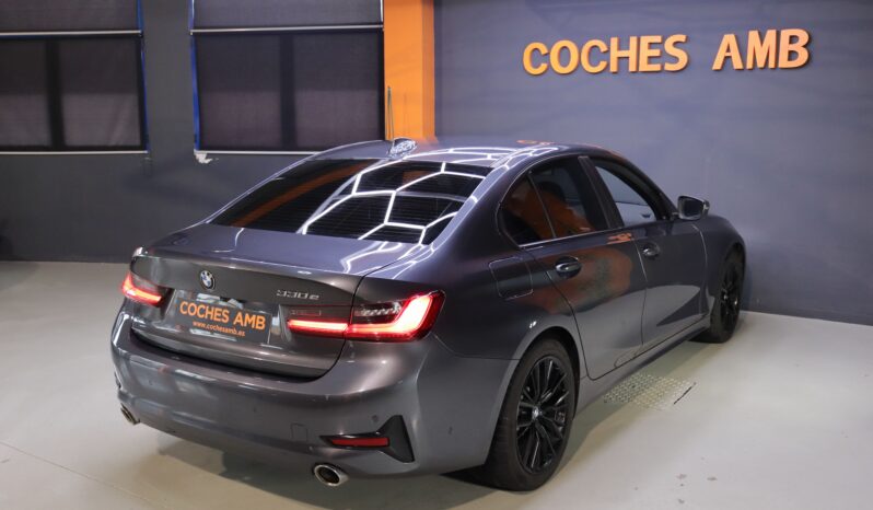BMW 330e lleno