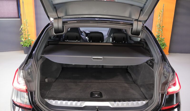BMW 330e xDrive Touring M lleno