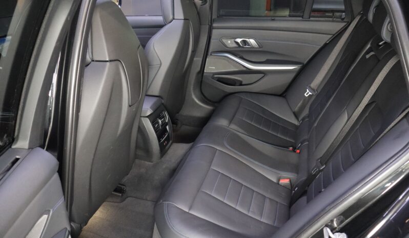 BMW 330e xDrive Touring M lleno