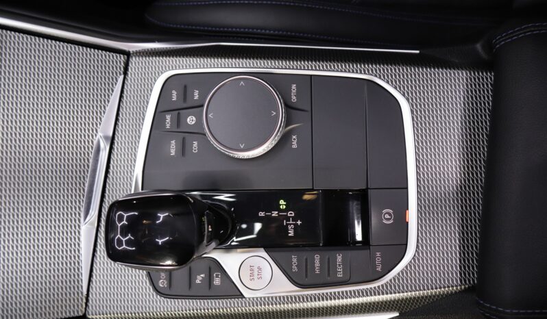 BMW 330e xDrive Touring M lleno