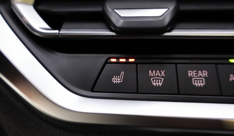 BMW 330e xDrive Touring M lleno