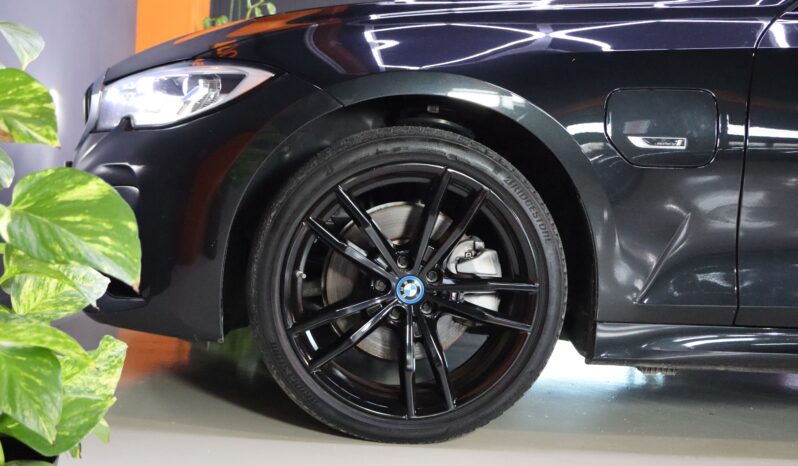 BMW 320e M Touring lleno