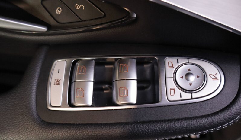 MERCEDES-BENZ GLC 300e lleno