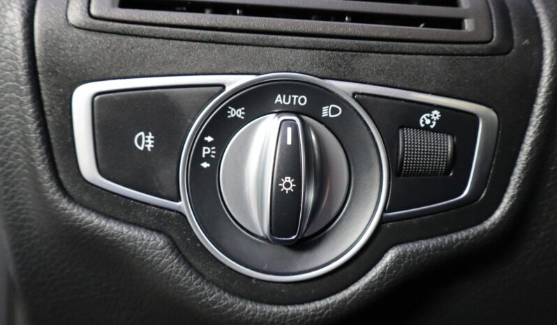 MERCEDES-BENZ GLC 300e lleno