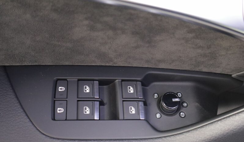 AUDI A6 Avant 55TFSIe quattro Competition lleno