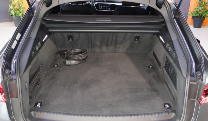 AUDI A6 Avant 55TFSIe quattro Competition lleno