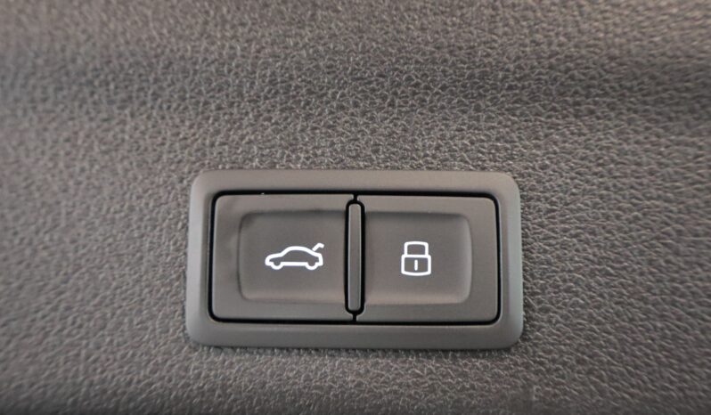 AUDI A6 Avant 55TFSIe quattro Competition lleno