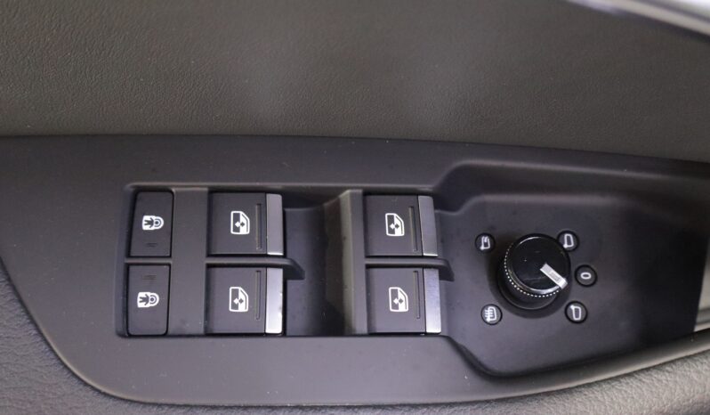 AUDI A6 Avant 55TFSIe quattro Competition lleno