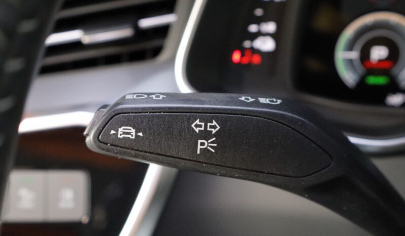 AUDI A6 Avant 55TFSIe quattro Competition lleno