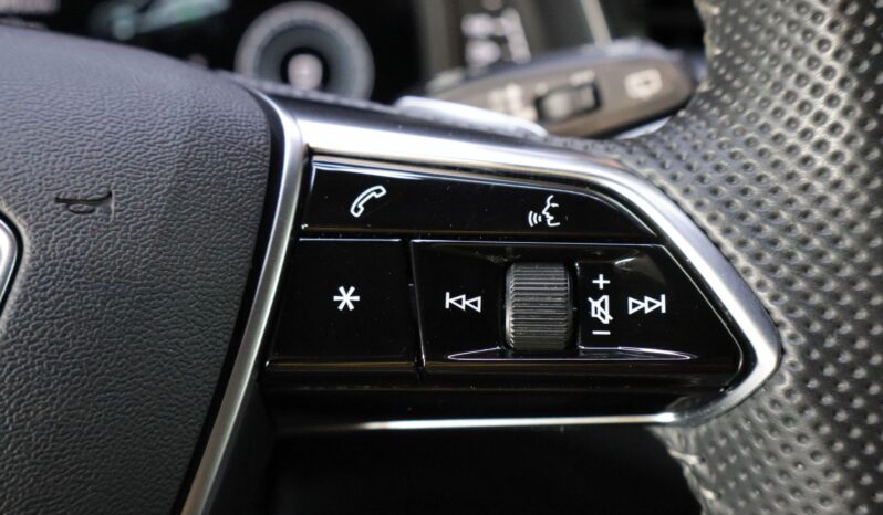 AUDI A6 Avant 55TFSIe quattro Competition lleno