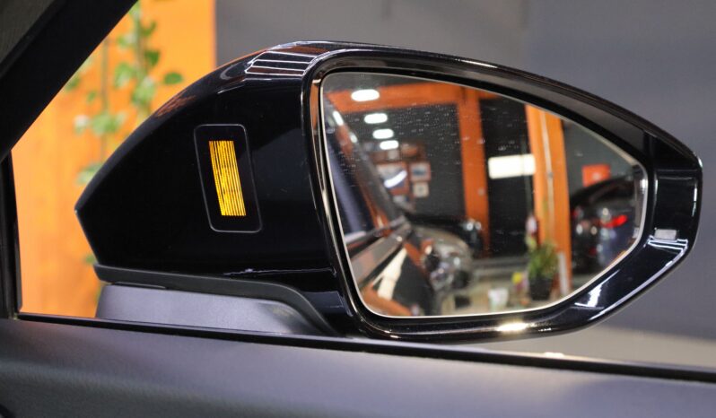 AUDI A6 Avant 55TFSIe quattro Competition lleno