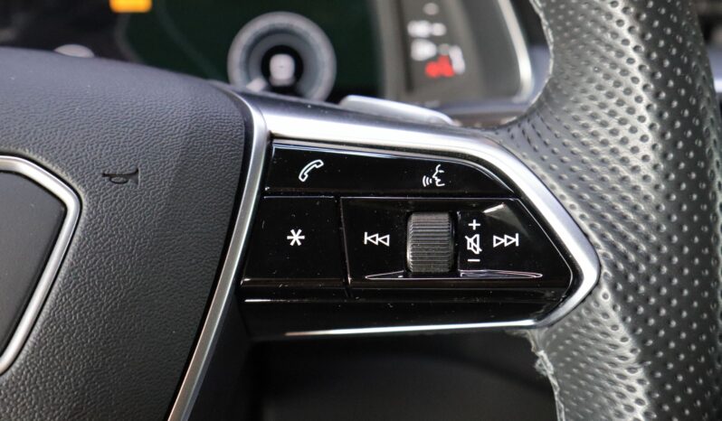 AUDI A6 55TFSIe Avant Competition lleno