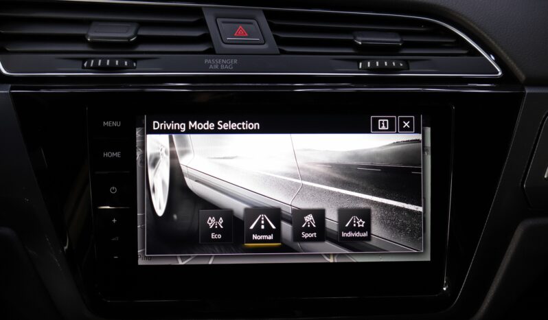 VOLKSWAGEN Touran R-line 2.0TDI 190CV DSG lleno