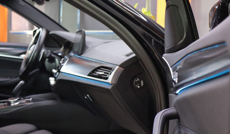 BMW 530e xDrive Touring M lleno